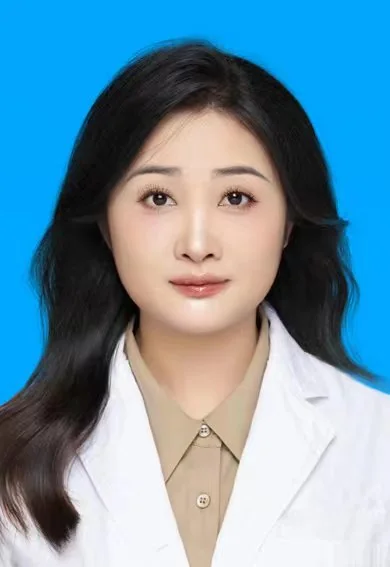 梁润仪照片
