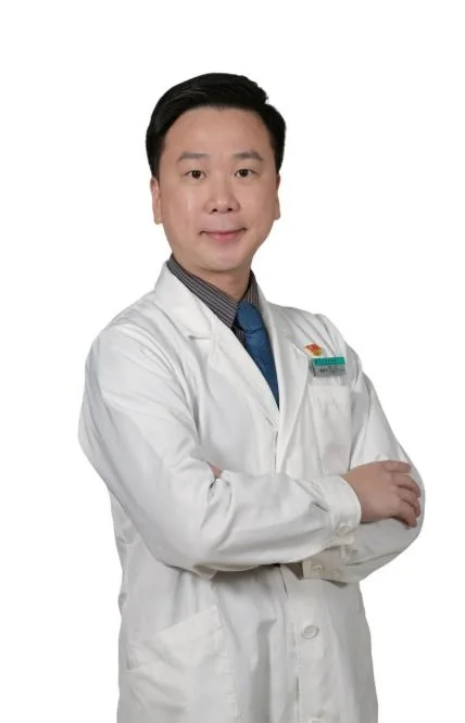 戚振红照片