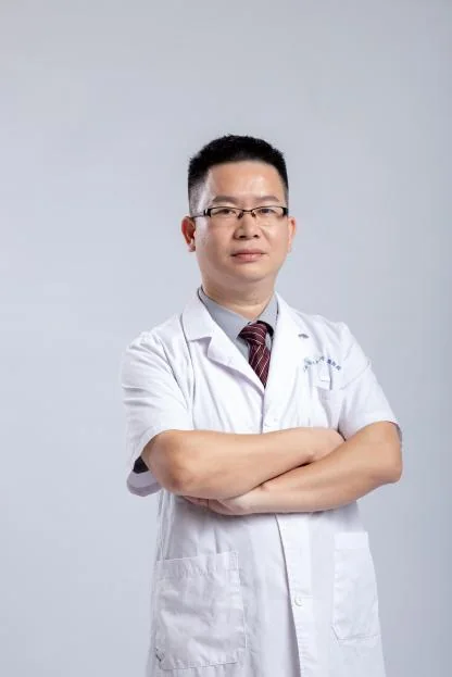曾辉照片