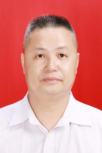 郑世志照片